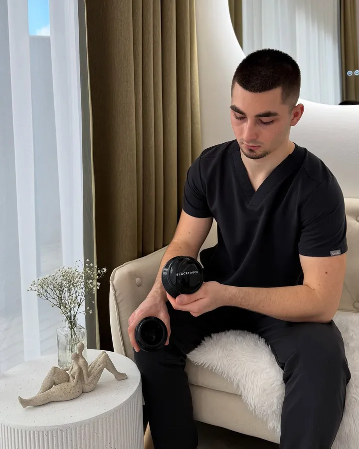 Maksym Horianoi, certifikovaný masér salónu GoodVibe v Bratislave